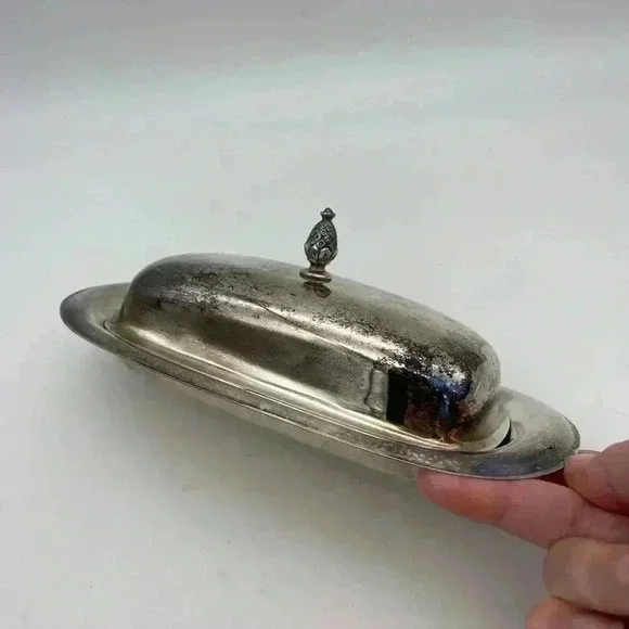 Vintage Silveplate, Butter Dish Elegant Patterned Pineapple Top, Glass insert - Picture 11 of 12